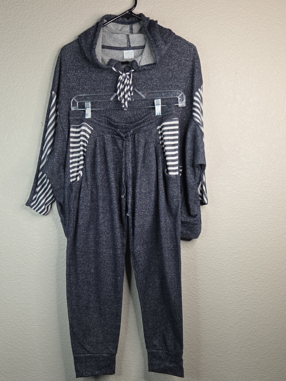 Tresics Hoodie & Jogger Set with White Stripe Pocket Trim